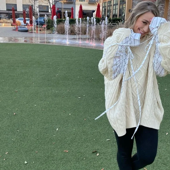 COPY - Storets Sweater - Picture 3 of 5